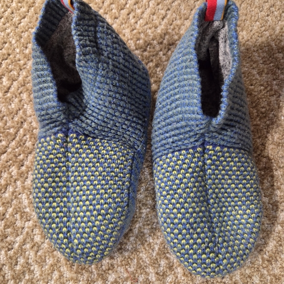 Bombas Other - Blue and Yellow Knit Slippers